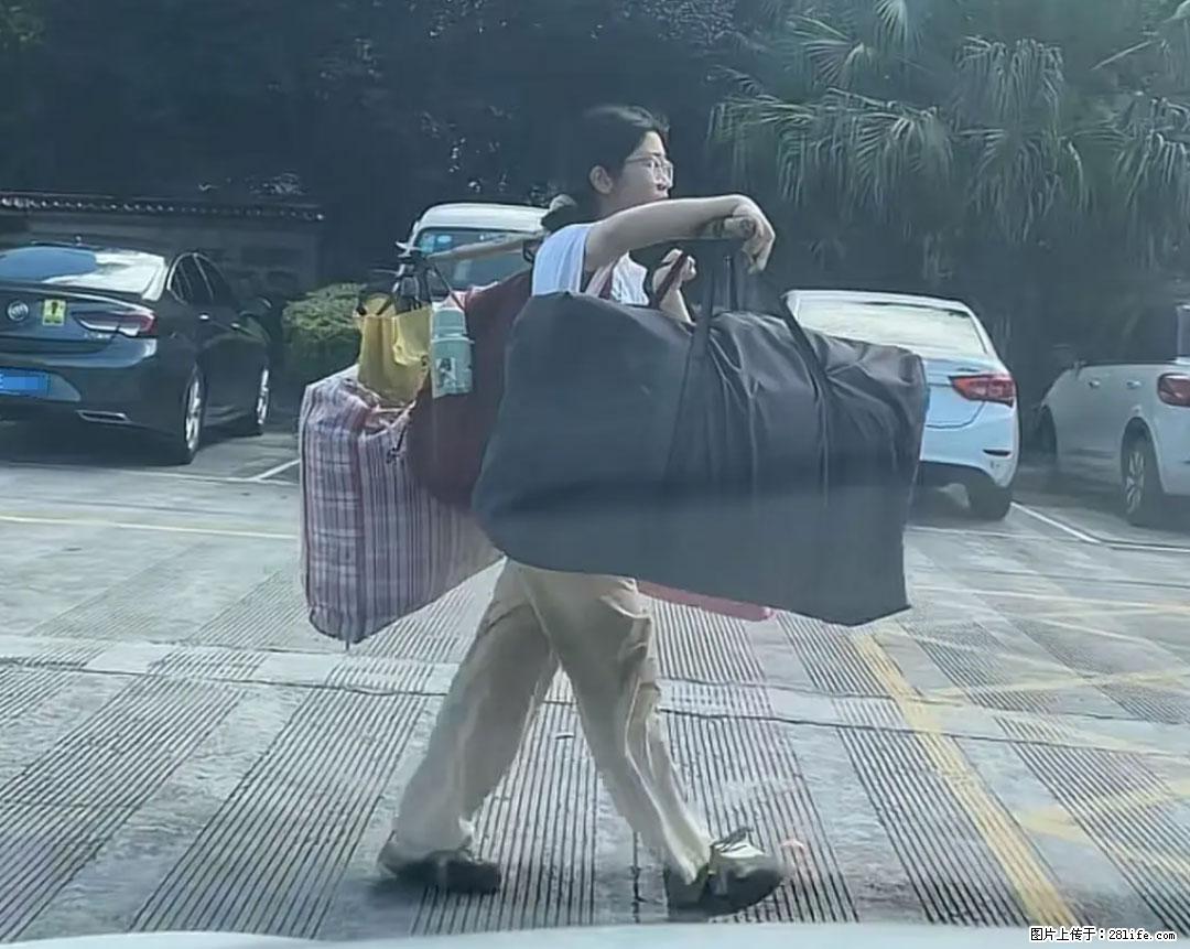 全网追的“扁担女孩”,找了一份暑假工,时薪12元 - 深圳生活资讯 - 深圳28生活网 sz.28life.com